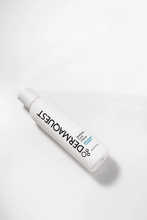 Dermaquest MelaQuest Facial Cleanser - Specjalistyczny żel myjący rozjaśniająco-łagodzący 177,4 ml