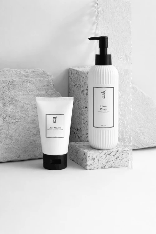 MedMelano Glow Mousse ANTI-AGING &amp; INSTANT GLOW CLEANSER 100 ml